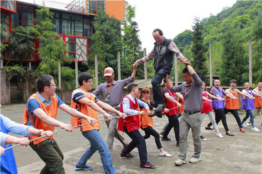 西安拓展团建训练营,西安周边公司团建活动场地,西安室内团建基地