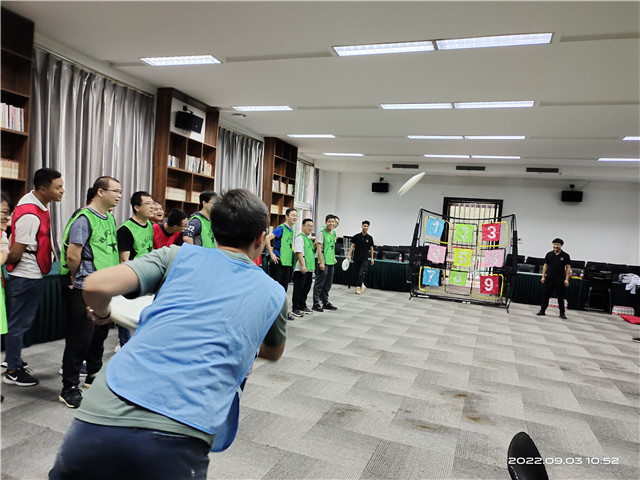 西安军训拓展团建公司,西安周边素质拓展团建,西安拓展团建训练营公司