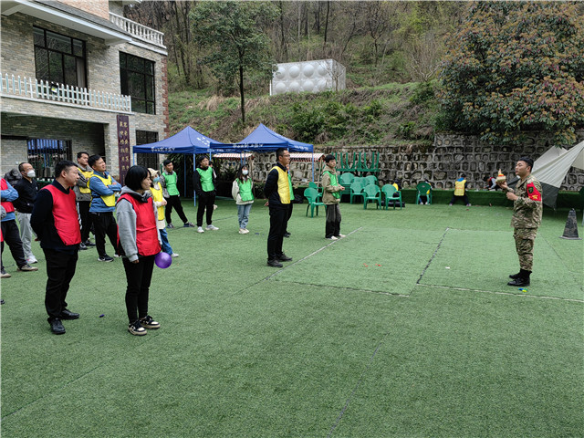 西安周边青少年户外拓展,西安员工素质拓展团建,西安拓展趣味运动会