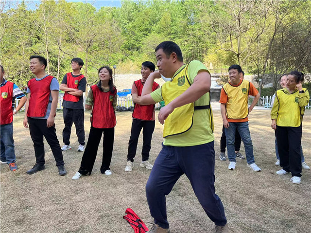 西安企业素质团建拓展基地,西安周边团队拓展公司,西安野外素质拓展场地