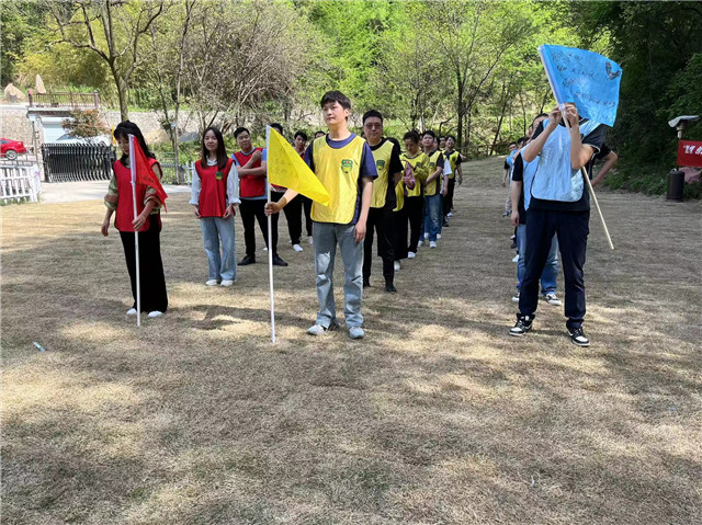 西安周边野外拓展公司,西安周边适合拓展训练的场地,西安员工素质团建公司