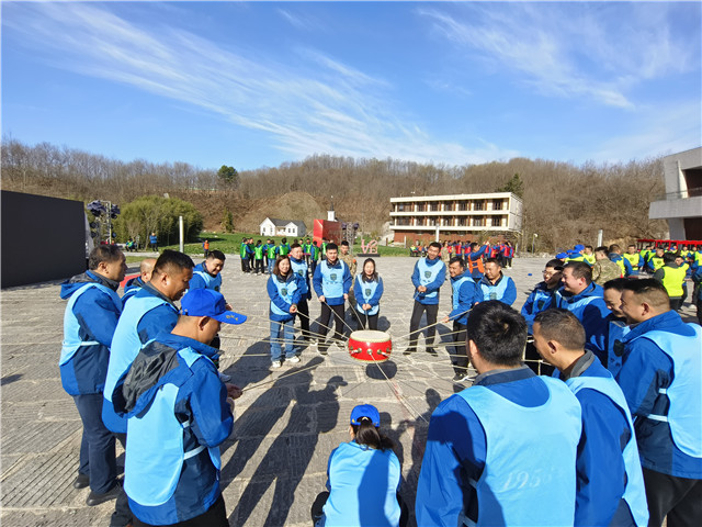 西安夏季周边拓展团建公司,西安员工室内拓展培训,西安素质野营拓展团建